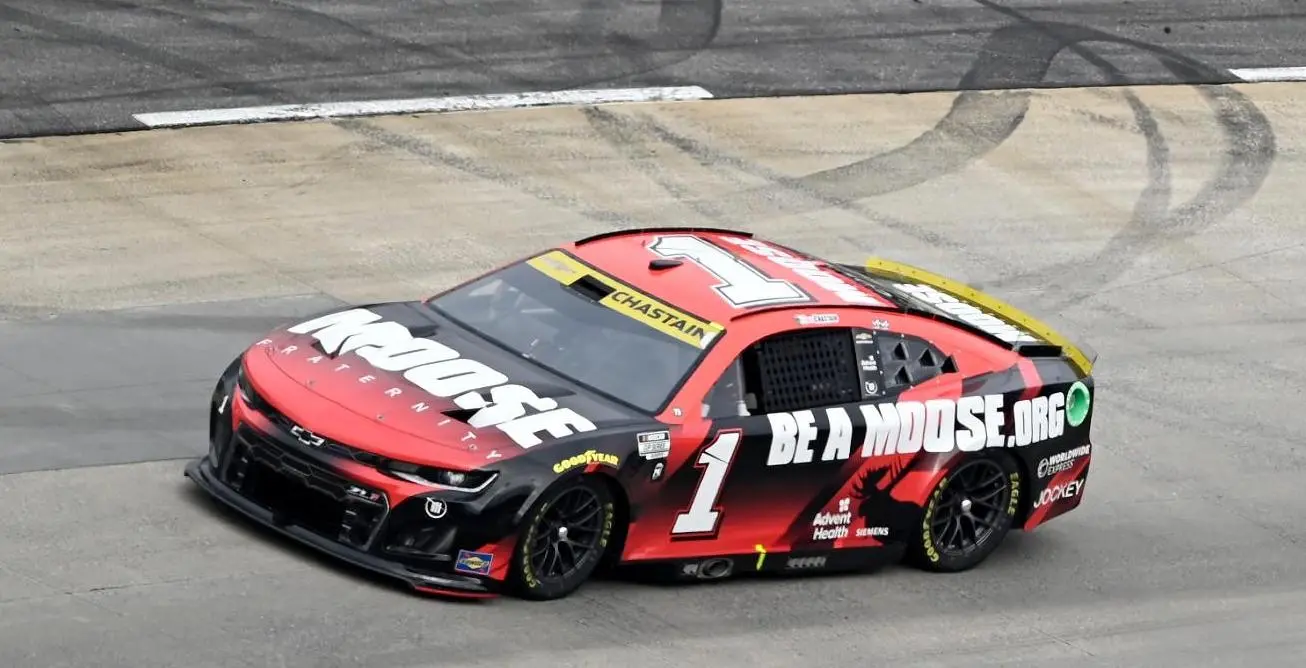 Ross Chastain's Camaro 2022 Moose Fraternity Livery - screenshot 2